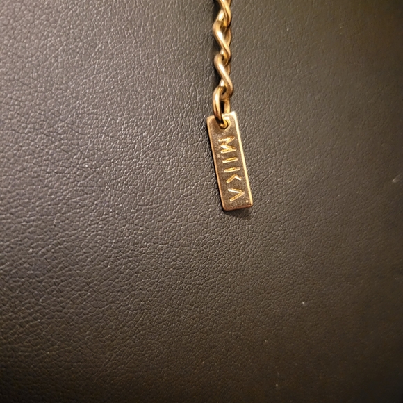 Vintage Gold Statement Necklace - Picture 5 of 5